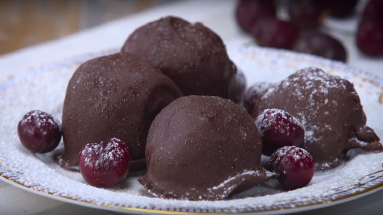 Bombones de helado y cereza: la mejor receta para sorprender a la hora del dulce