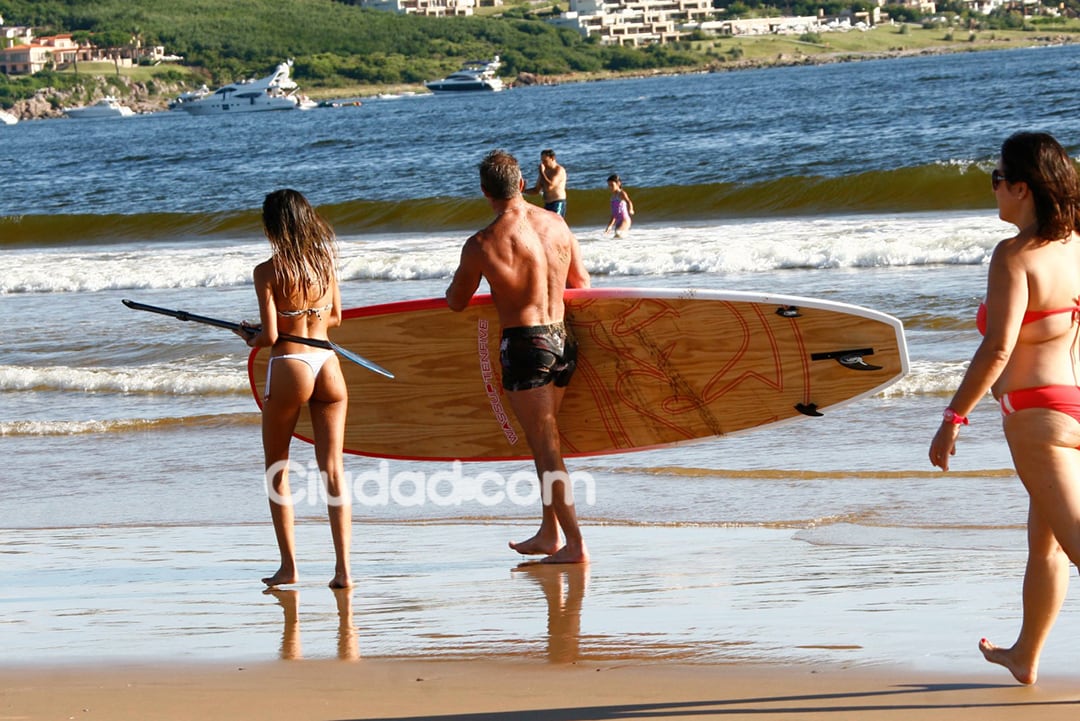 Burlando y Barbie se divirtieron en el mar. (Foto: PC3/Ciudad.com)