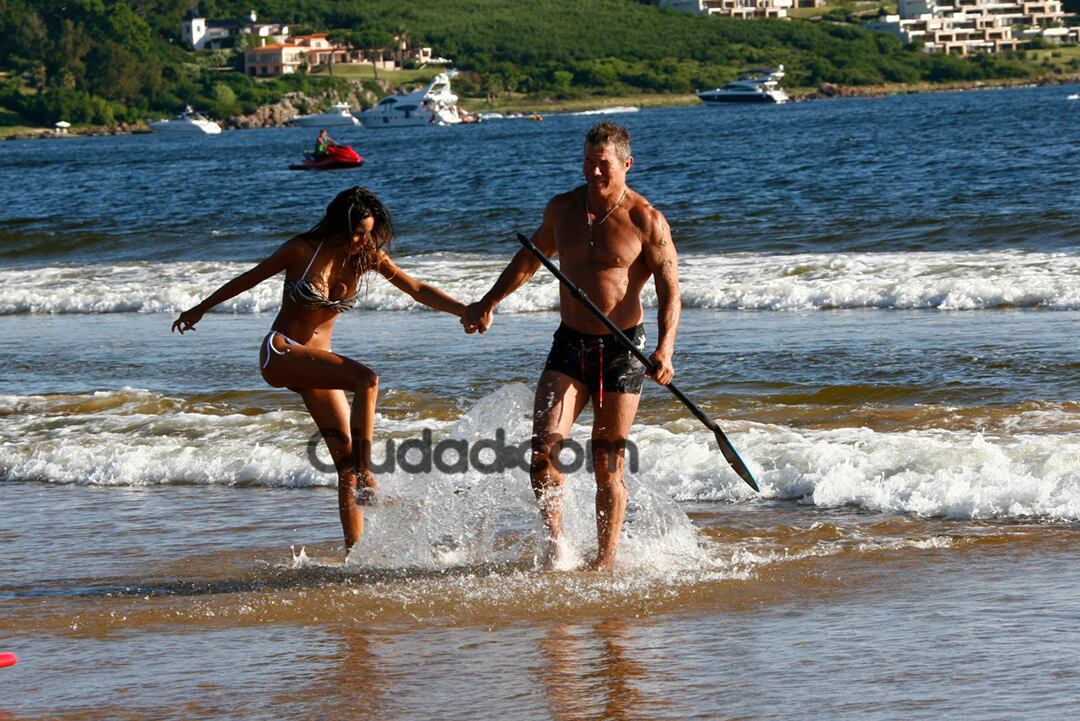 Burlando y Barbie se divirtieron en el mar. (Foto: PC3/Ciudad.com)