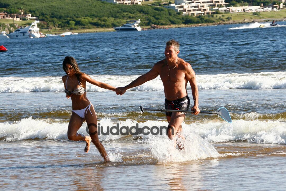 Burlando y Barbie se divirtieron en el mar. (Foto: PC3/Ciudad.com)