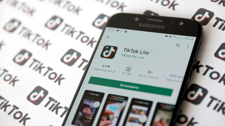 ByteDance ha decidido suspender de forma voluntaria las funciones de recompensa de TikTok Lite para colaborar con la Comisión Europea en su investigación sobre el cumplimiento de la transparencia y la protección de los menores de edad. 




