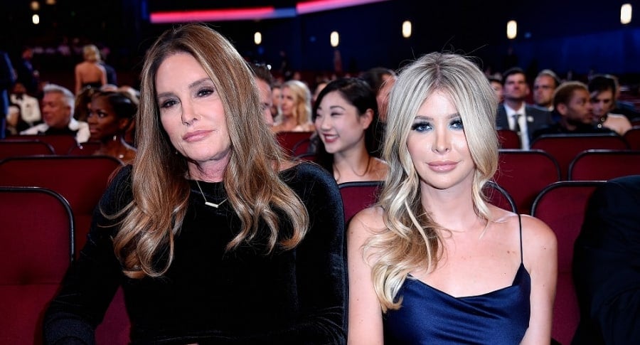 ¿Caitlyn Jenner y Sophia Hutchins tienen una relación?