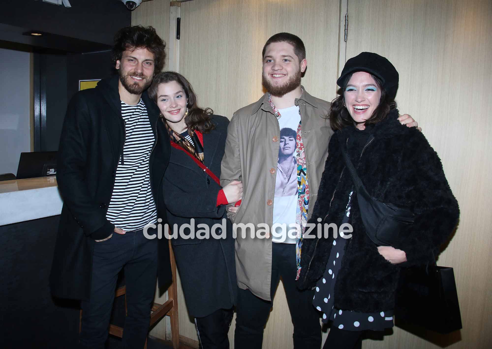  Cande con su novio actor, Andrés Gil, Minerva Casero y Toto Kirzner (Foto: Movilpress)