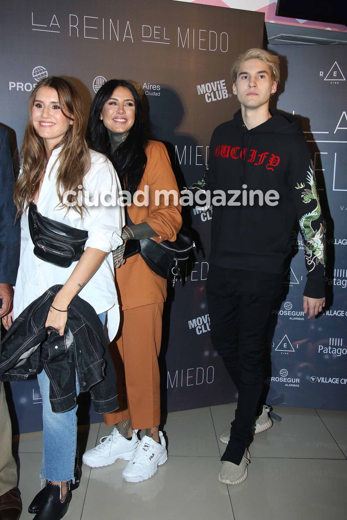 Cande, Mica y Fran Tinelli en la avant premier de La Reina del Miedo. (Foto: Movilpress)