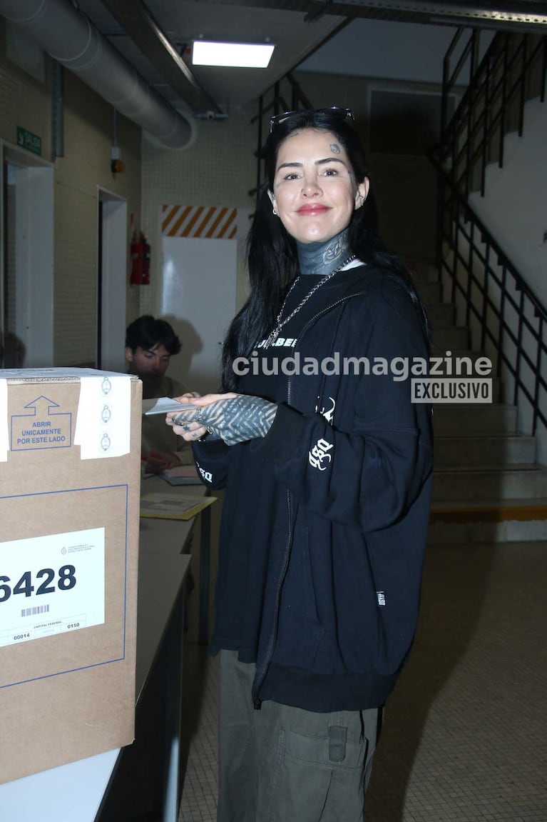 Cande Tinelli votó en la misma escuela Marcelo Tinelli (Foto: Movilpress)