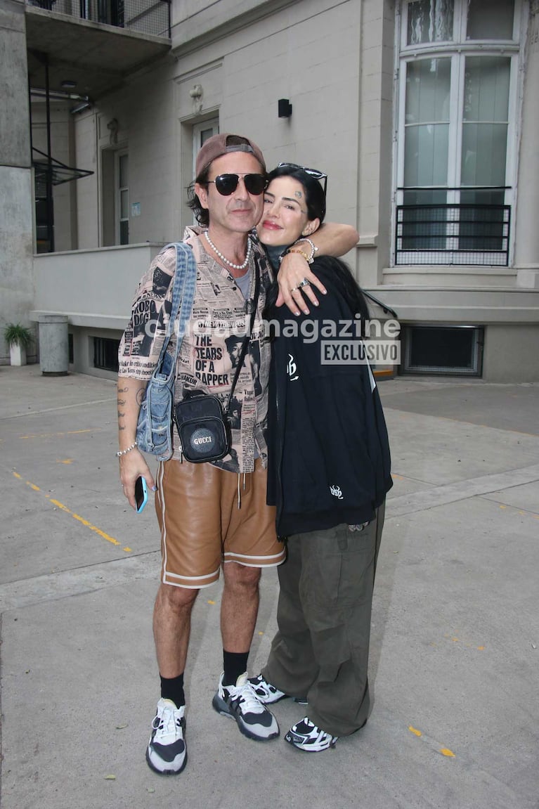 Cande Tinelli y Coti Sorokin en la escuela en la que ella votó (Foto: Movilpress)