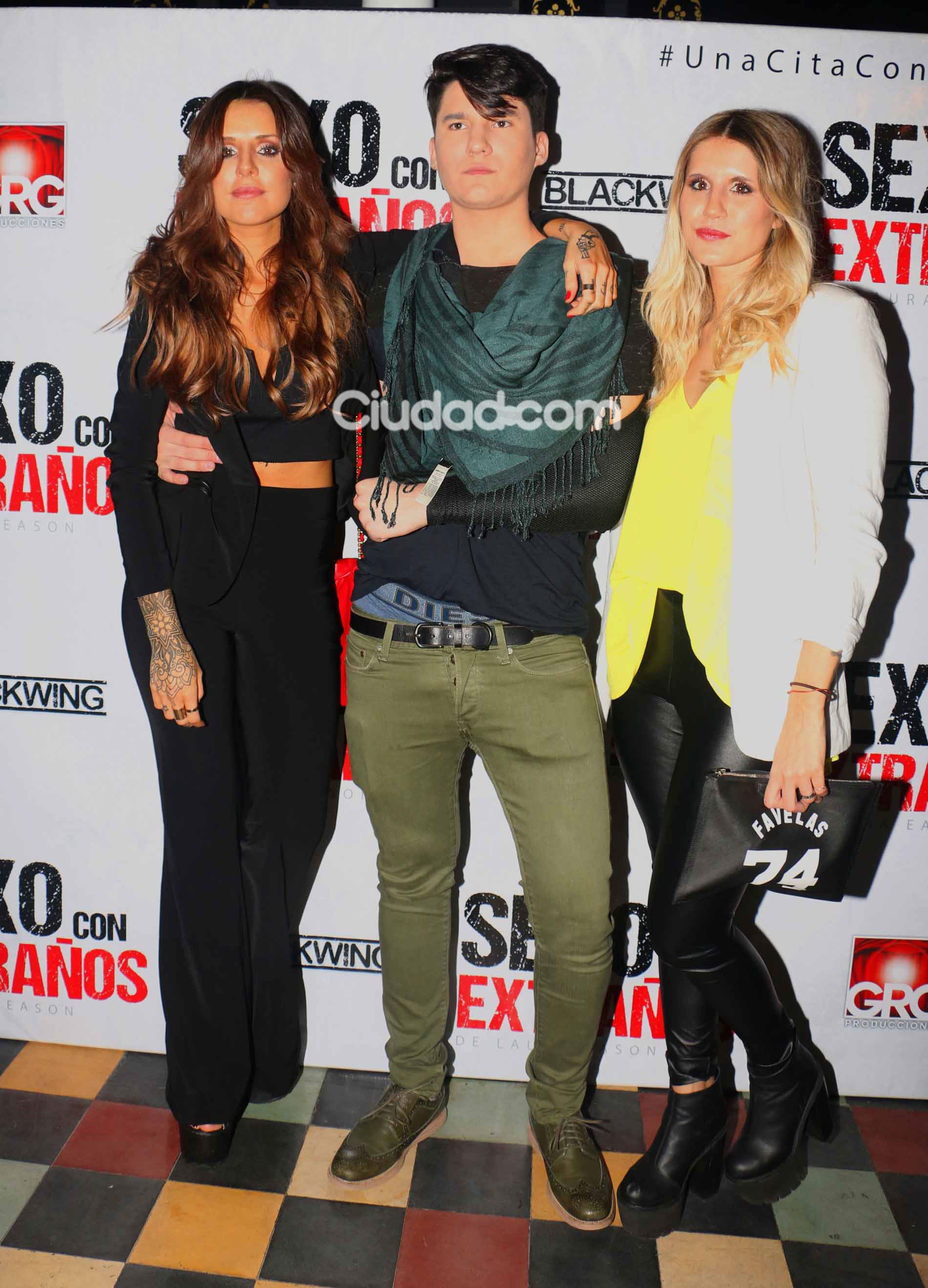 Candelaria, Micaela y Francisco Tinelli, en la presentación de Sexo con extraños (Foto: Movilpress)