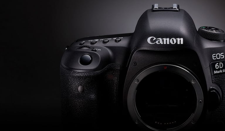 Canon anunció oficialmente que está trabajando en el desarrollo de su próxima cámara estrella, la EOS R1 sin espejo, la cual contará con un avanzado procesador de imagen.
