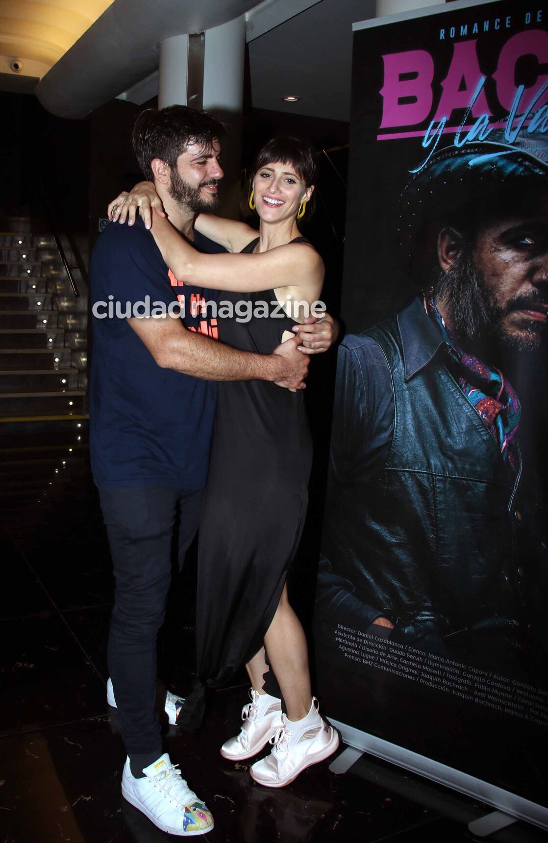 Caponi y Mónica Antonópulos, apasionados en el estreno de Romance del Baco (Fotos:  Movilpress).