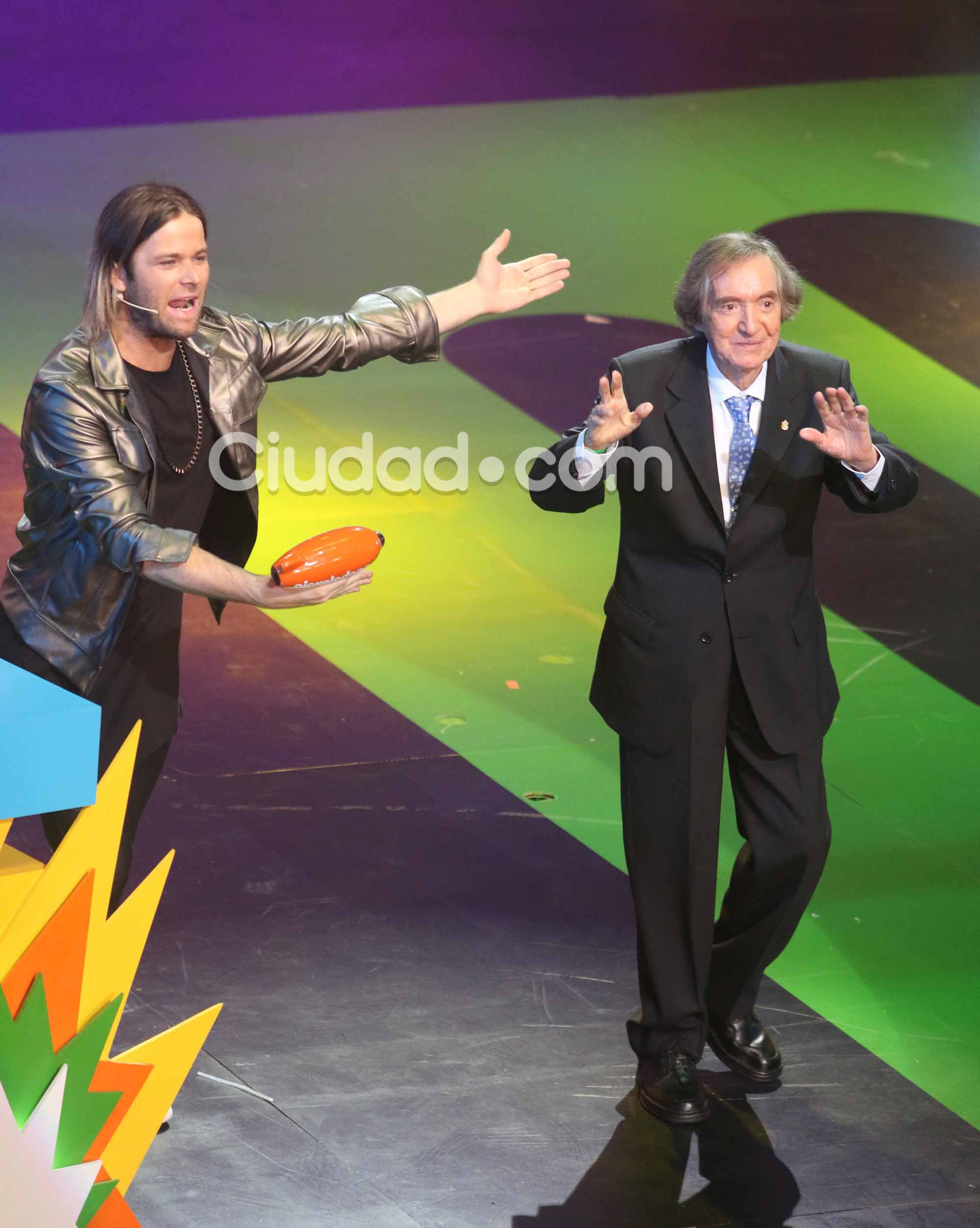 Carlitos Balá, sobre el escenario de los KCA Argentina. (Foto: Movilpress-Ciudad.com)