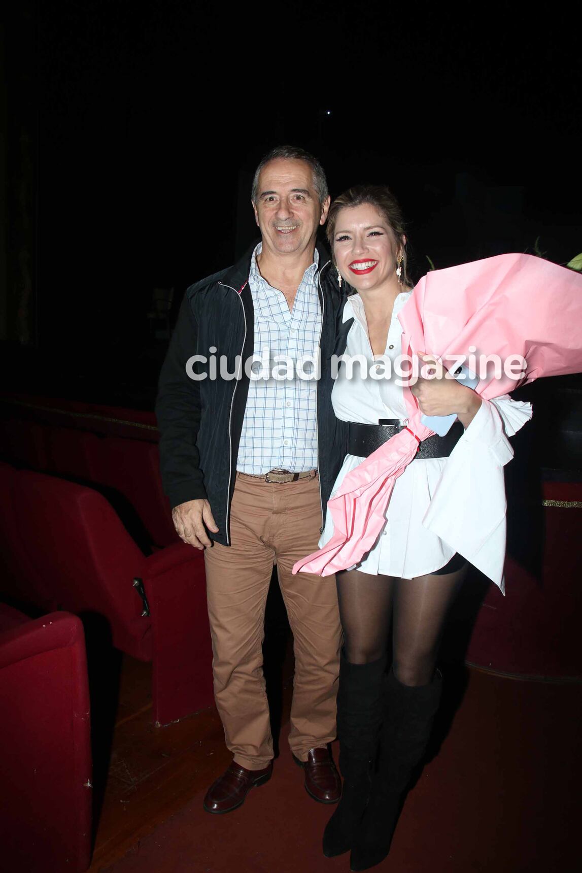 Carlos Fernández y su hija Laurita en el estreno de Departamento de Soltero. (Foto: Movilpress)