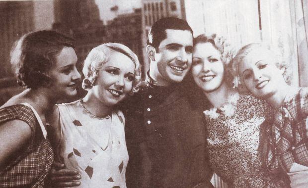 Carlos Gardel en Rubias de New York.