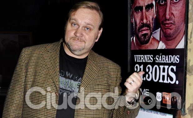 Carlos Kaspar, en el estreno de El Montaplatos, con Gonzalo Heredia. (Foto: Jennifer Rubio)