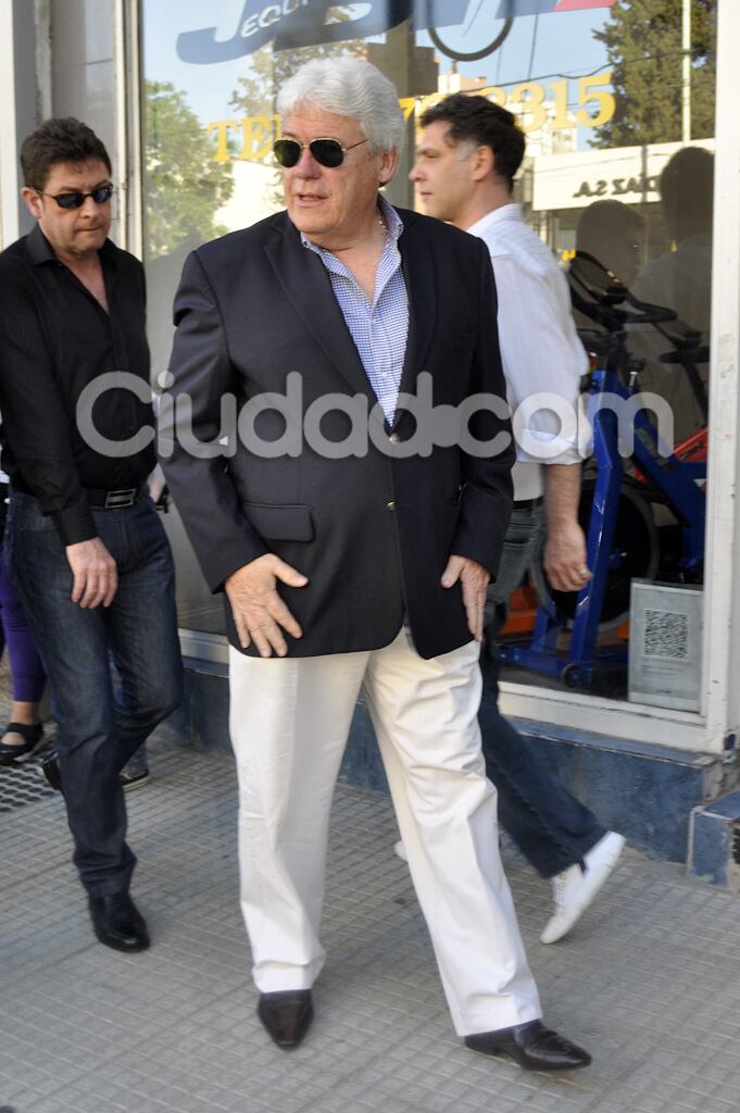 Carlos Sciacaluga , presidente de APTRA, en la dolorosa despedida de Juan Carlos Calabró. (Foto: Jennifer Rubio-Ciudad.com)