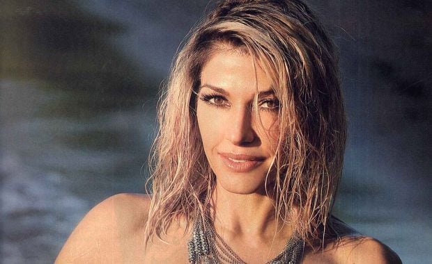 Catherine Fulop, sensual en una producción para la revista Gente. 