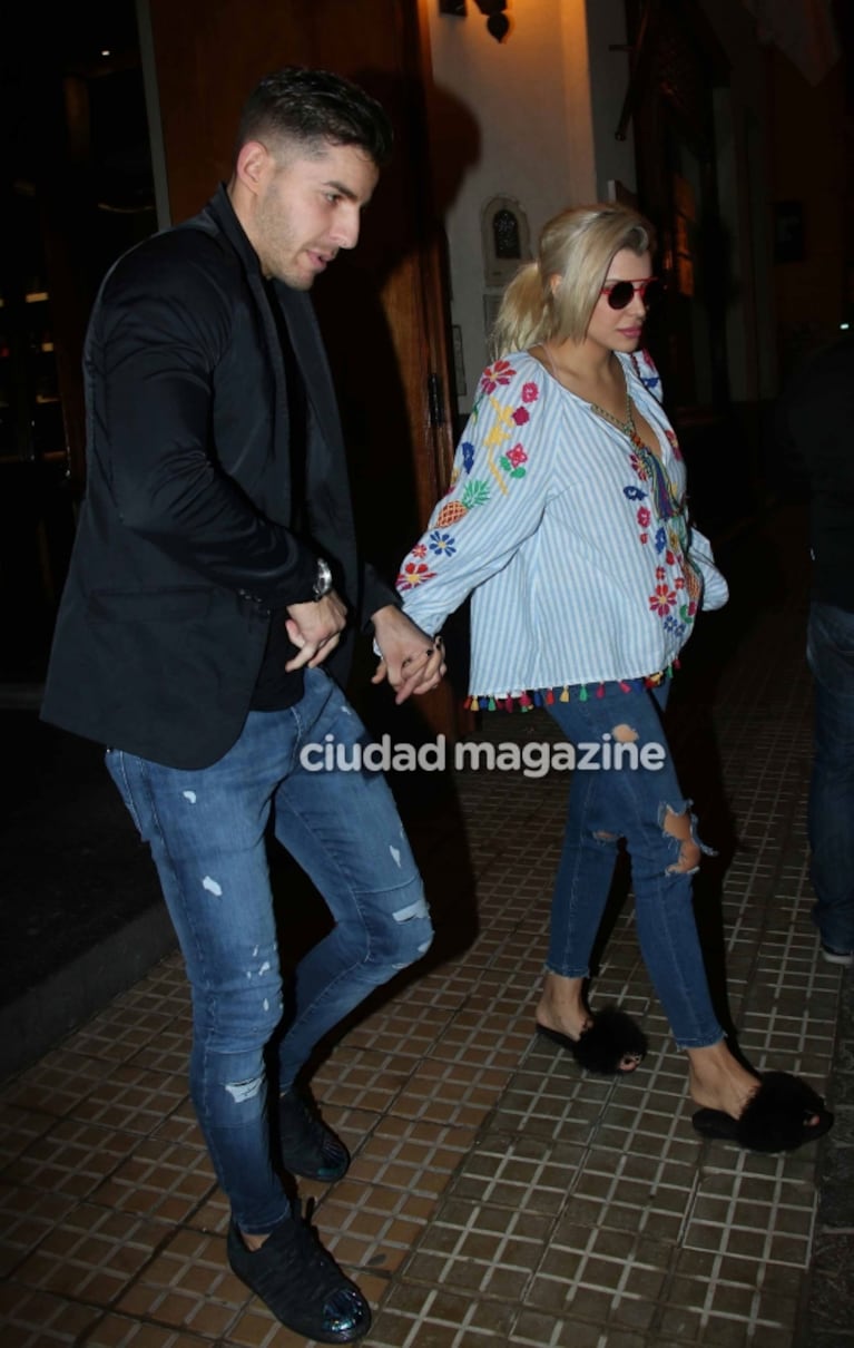 Charlotte Caniggia y Lhoan se mostraron juntos tras las polémicas versiones de violencia de género 