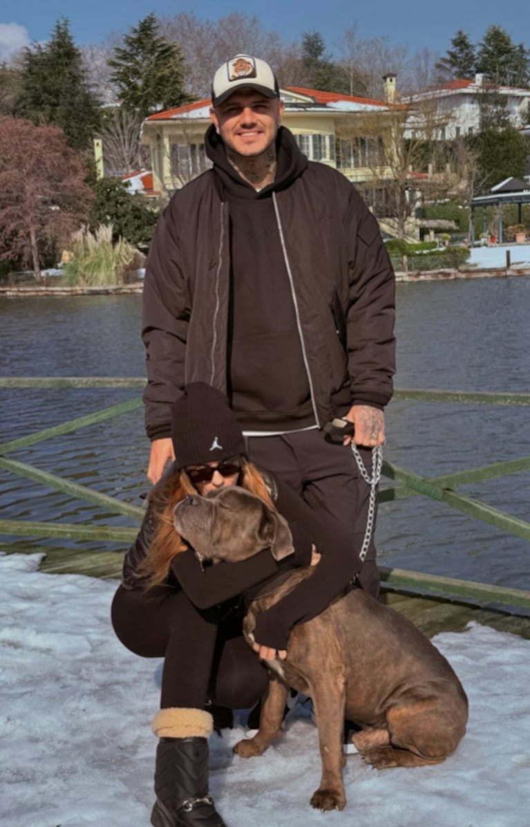 China salió a pasear con el perro de Mauro y Wanda. Foto: IG | mauroicardi