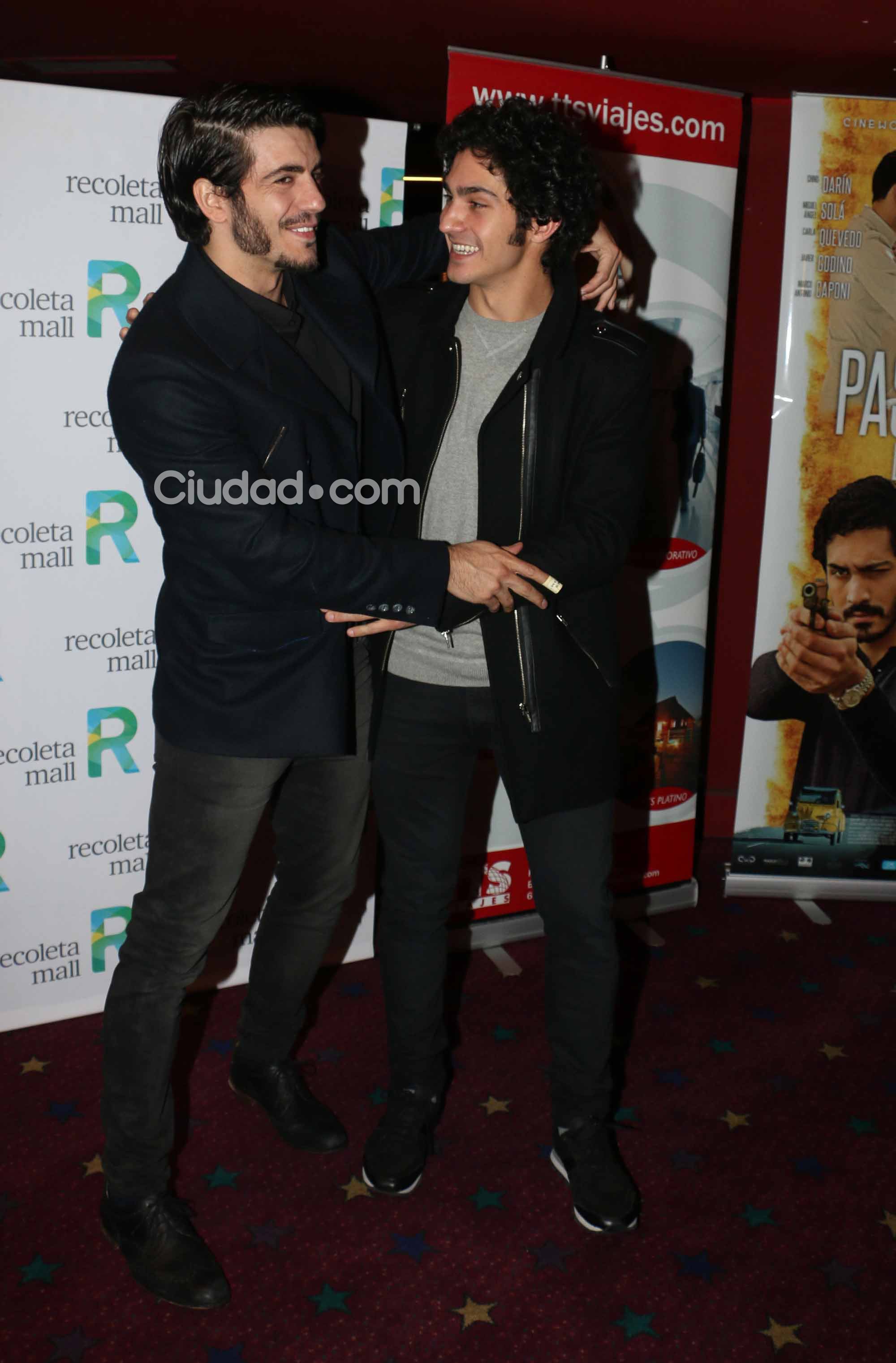 Chino Darín y Caponi, en la avant premiere de Pasaje de vida (Foto: Movilpress)