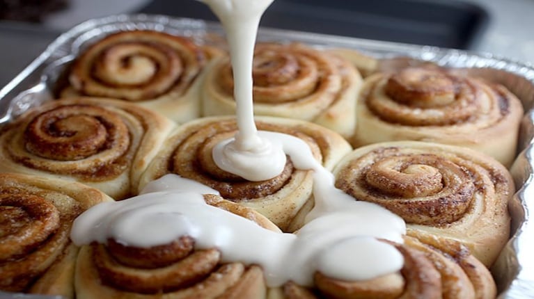 Cinnamon rolls: suaves y esponjosos, el dulce que llena la mesa de aroma y sabor