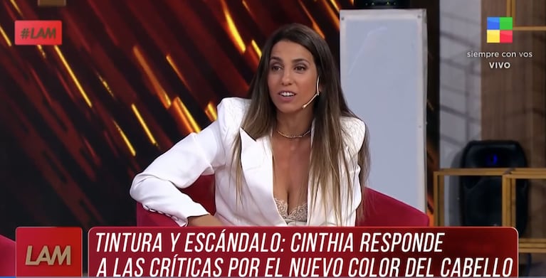 Cinthia apuntó contra los haters que criticaron a sus nenas por sus cambios de look.