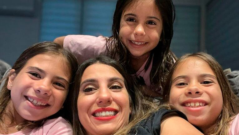 Cinthia Fernández, indignada con las maestras de sus hijas.