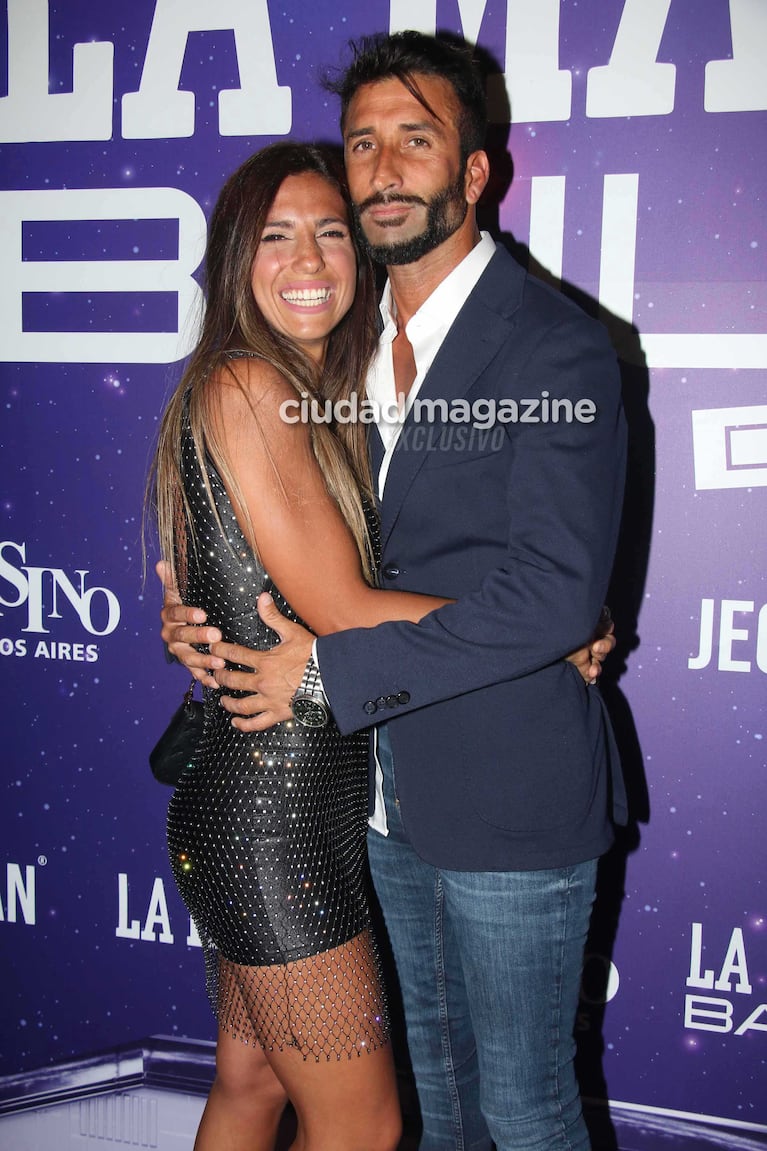 Cinthia Fernández y su pareja Roberto Castillo (Foto: Movilpress)