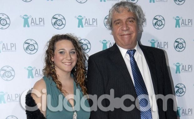 Coco Sily y su hija, solidarios. (Foto: Jennifer Rubio-Ciudad.com)