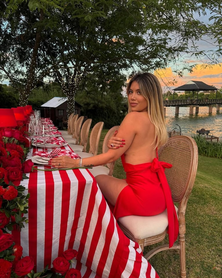 Con quién se reconcilió en silencio Wanda Nara y sumó a su mesa de Navidad: las sorpresivas fotos