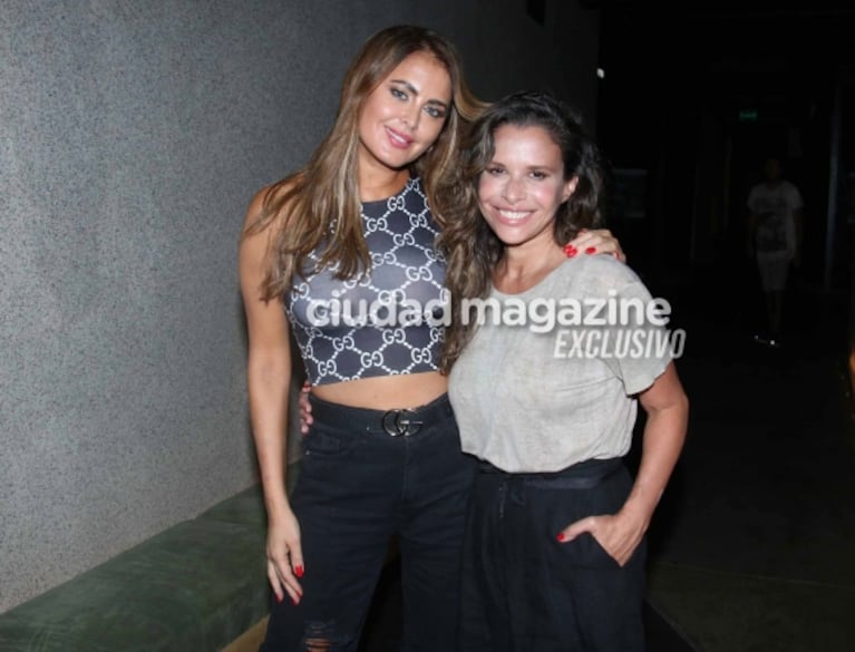 Con un look canchero, Silvina Luna fue a ver a Julieta Ortega al teatro tras la condena de 4 años de prisión a Lotocki