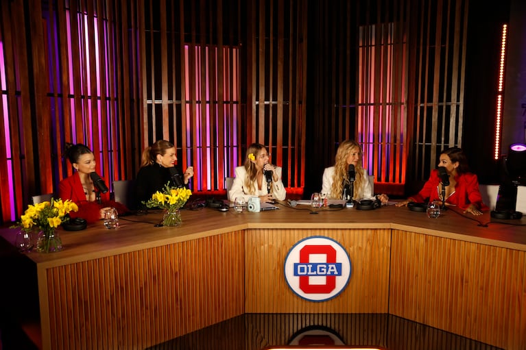 Cris Morena y sus invitadas en la transmisión de Olga.