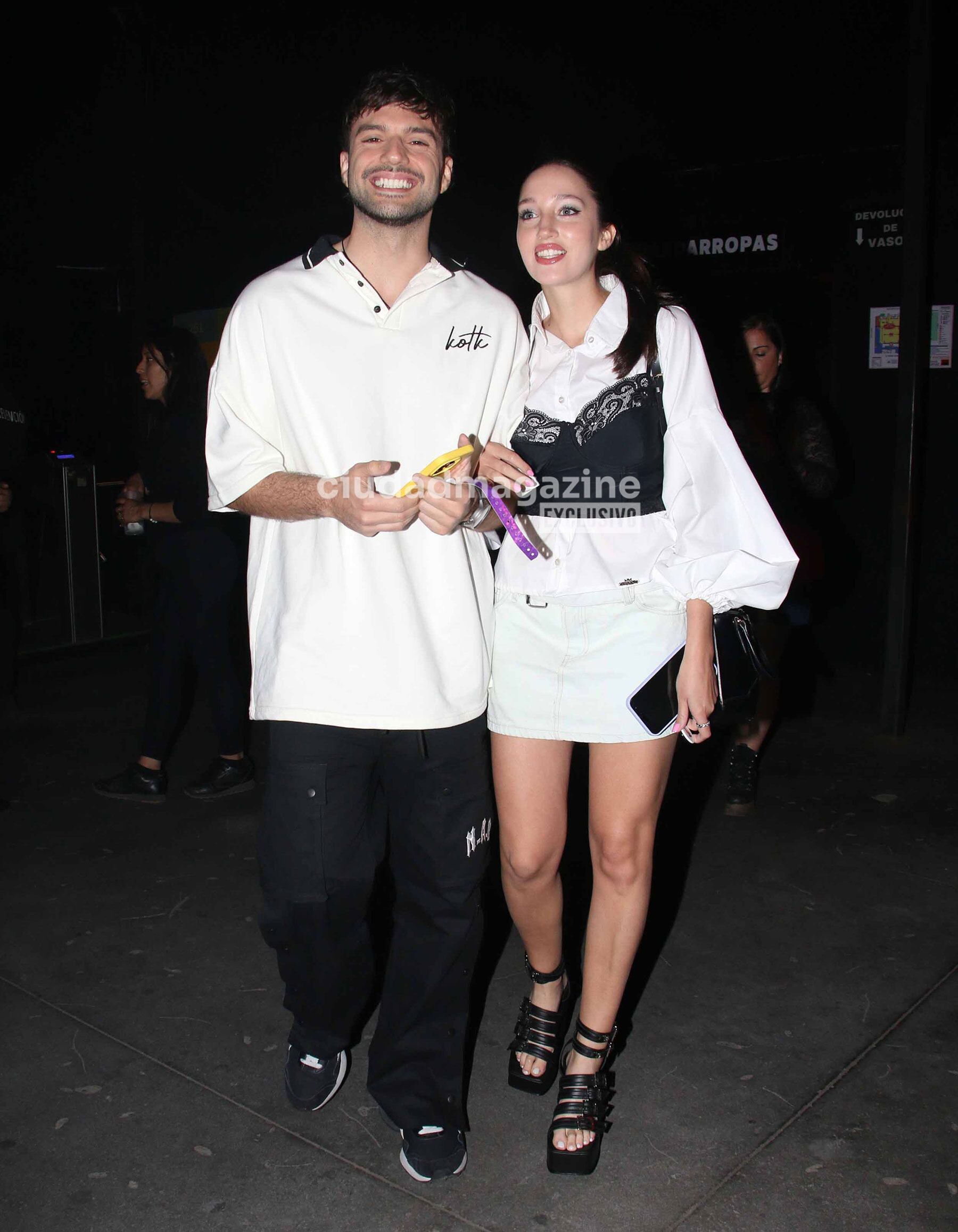 Cris Vanadía y Brenda Di Aloy en el festejo de los 15 años de Quiero. (Foto: Movilpress)