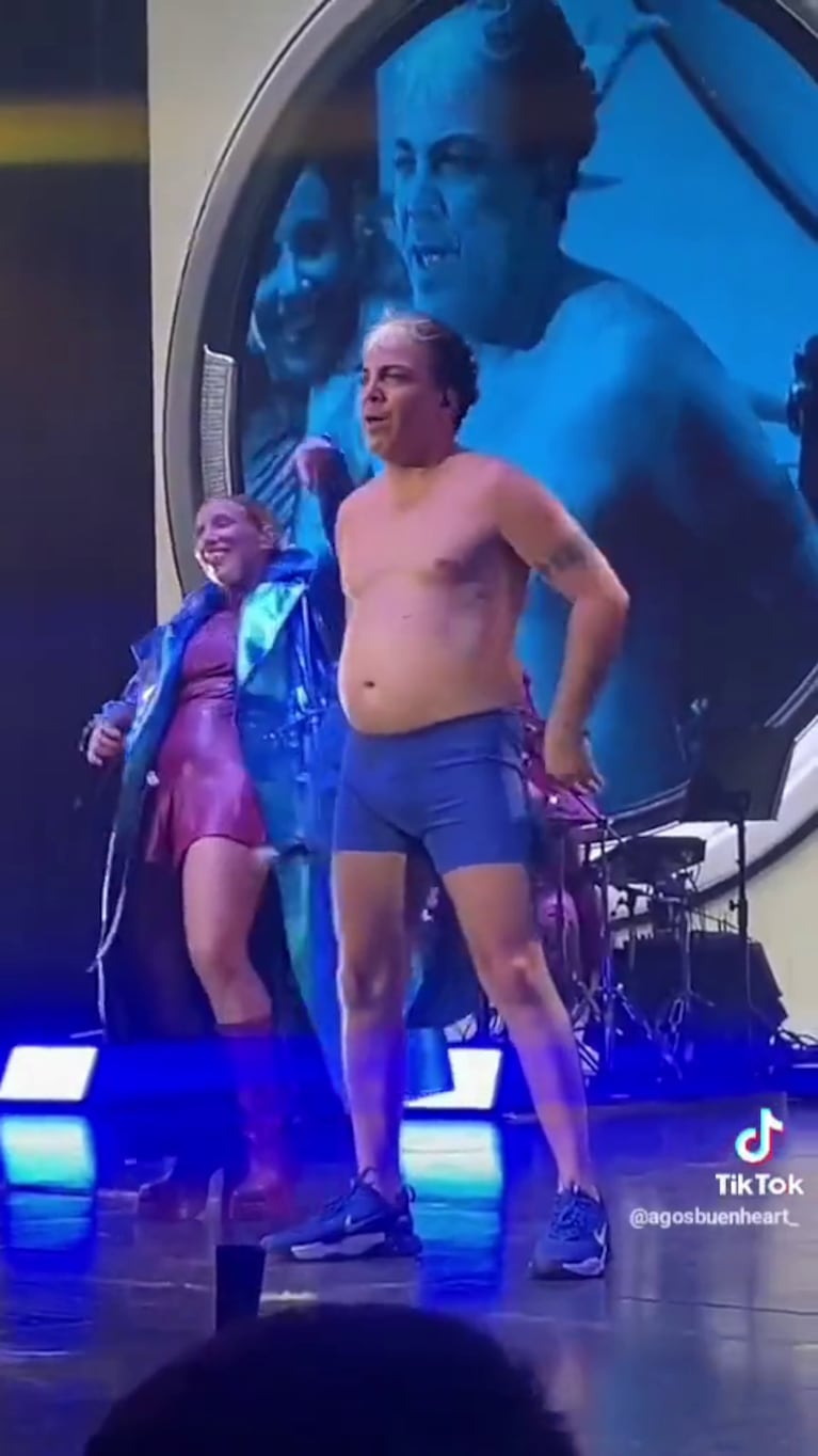 Cristian Castro se quitó la ropa en pleno show de Miranda! y fue furor en redes: el video