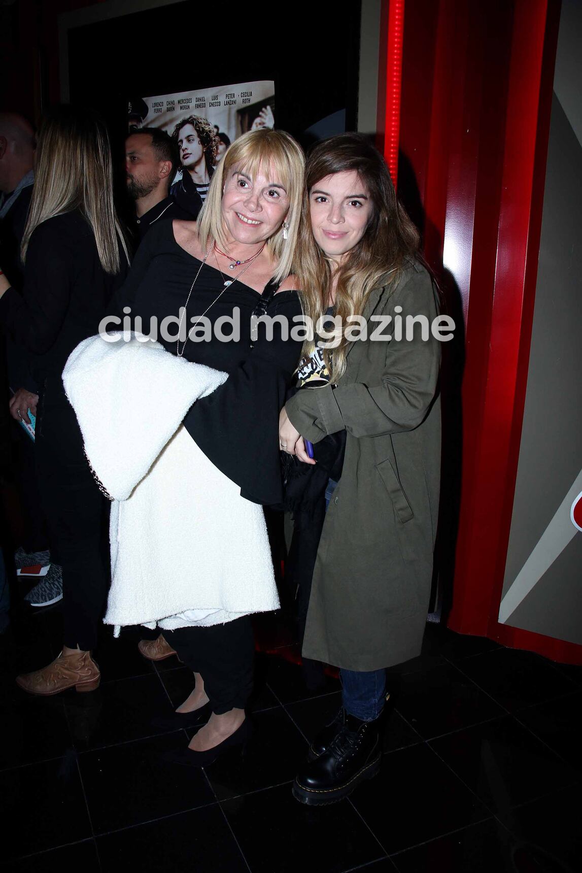 Cumbre de famosos en la avant premier de El Ángel (Foto: Movilpress)