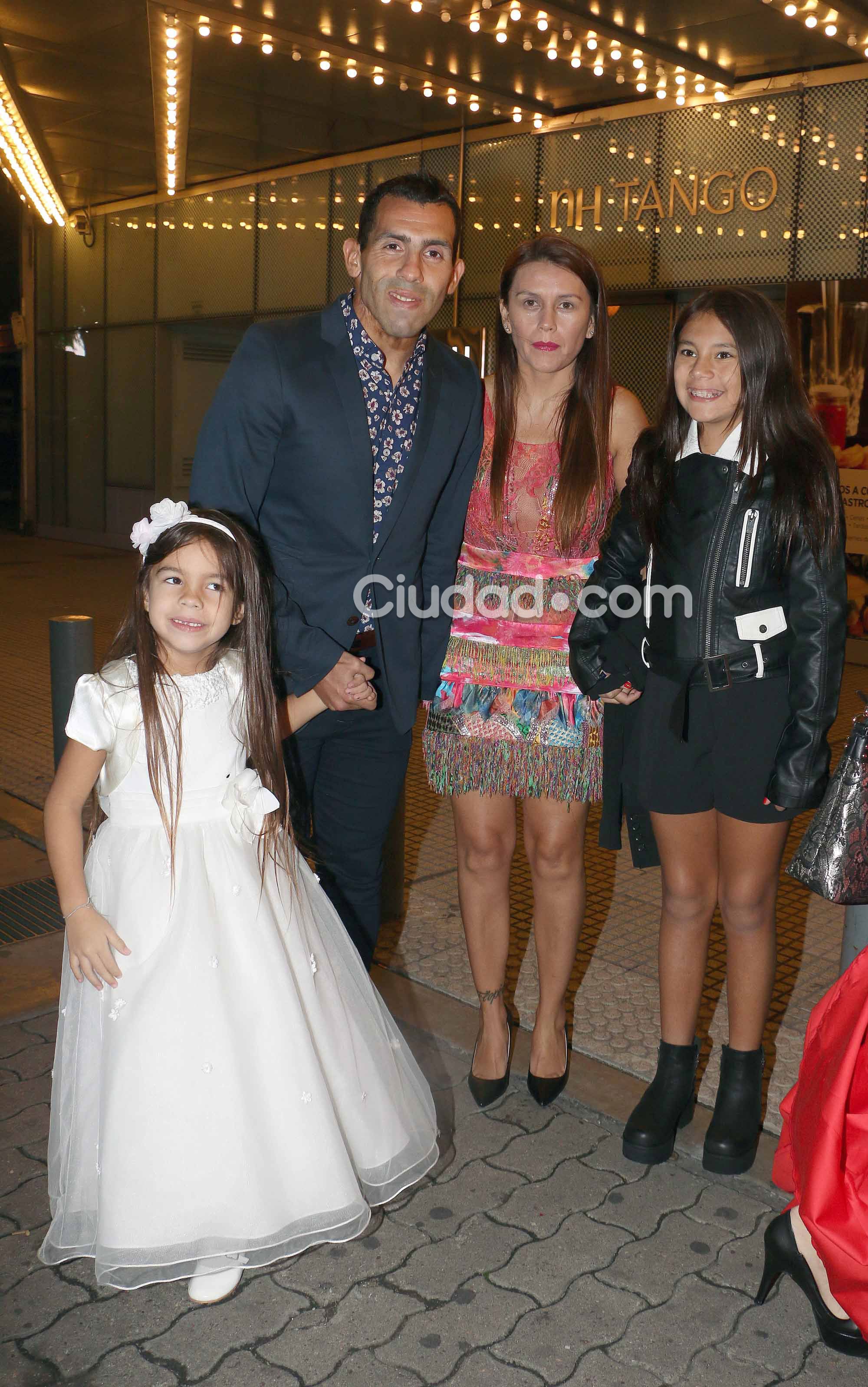 Cumbre de famosos en la boda de Guillermo Coppola. (Foto: Movilpress)