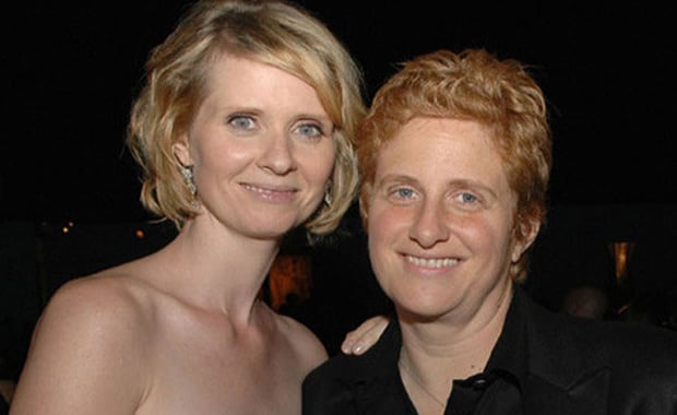 Cynthia Nixon con su pareja (Foto: Web)