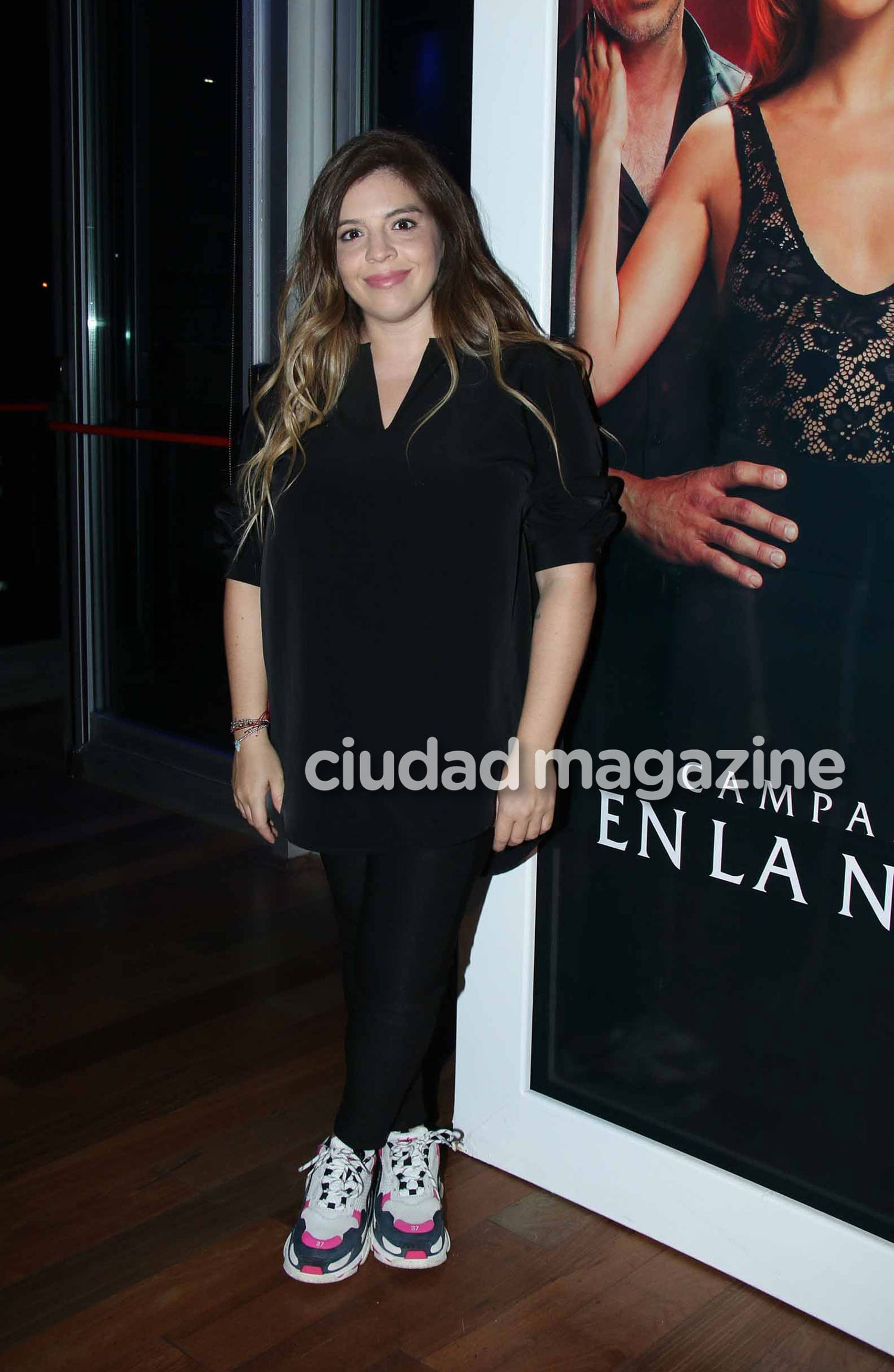 Dalma Maradona eligió un look casual para lucir su pancita de embarazada (Fotos: Movilpress). 