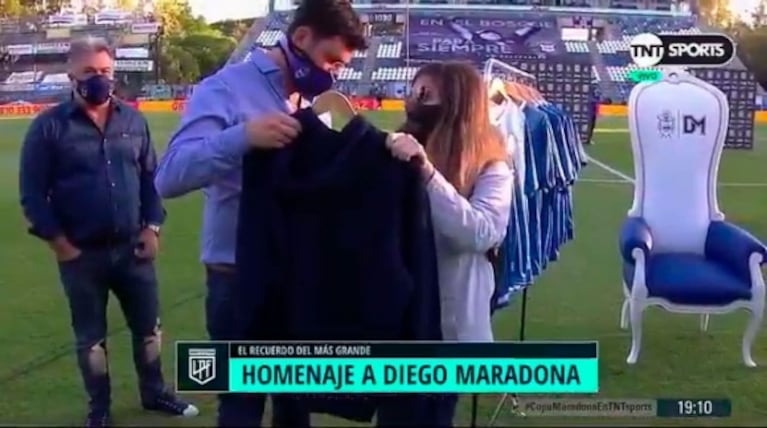 Dalma y Gianinna Maradona, presentes en el emotivo homenaje a Diego en La Plata: "Desde el Bosque a la eternidad"