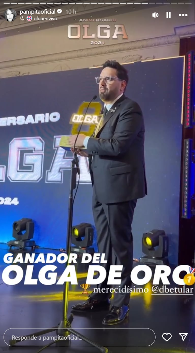 Damián Betular se emocionó al ganar el Olga de Oro.