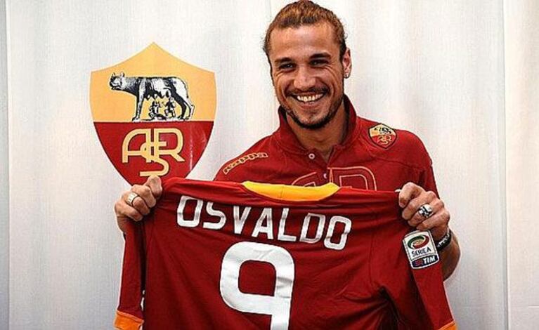 Daniel Osvaldo, al ser presentado en la Roma de Italia. (Foto: archivo Web)