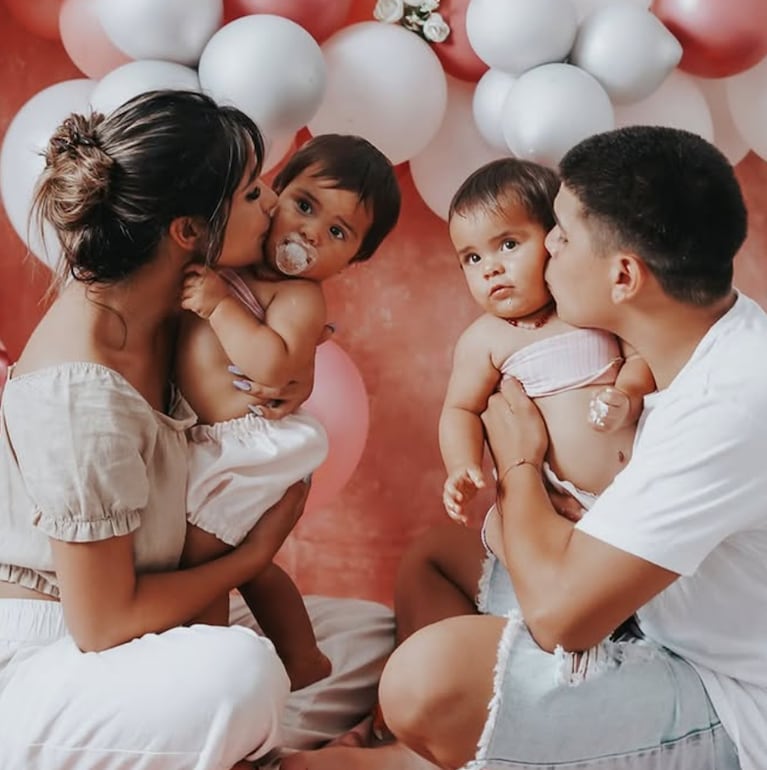 Daniela cría a sus hijas sin pantallas.