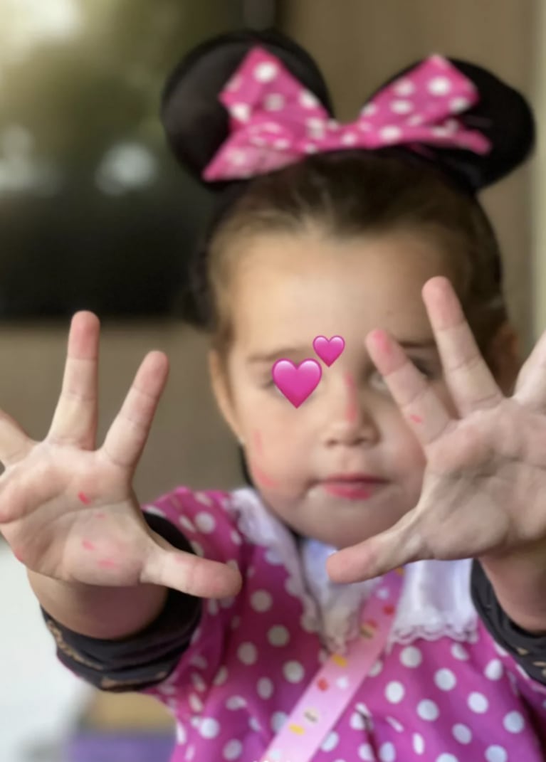 Darío Barassi le pintó las uñas a su hija y compartió las tiernas fotos: "Fue a la manicura"