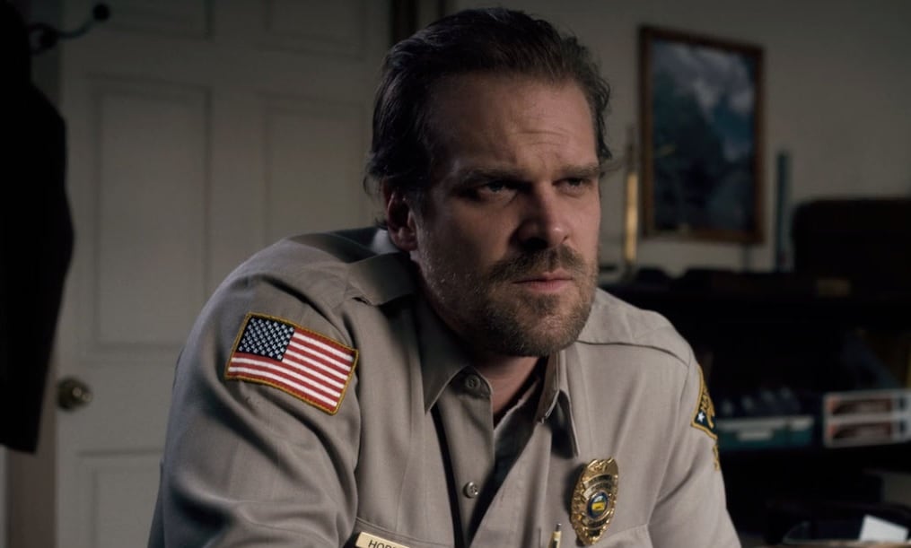 Datos del chief Hopper de Stranger Things que te harán amarlo más