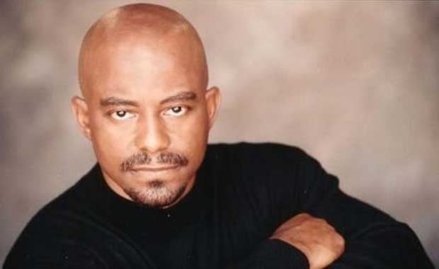 David Joyner, el hombre bajo el disfraz de Barney. (Foto: Web)