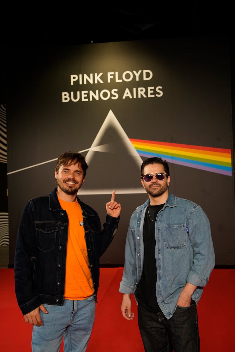 De Pía Slapka a Benjamín Rojas y Felipe Colombo: las fotos de los famosos en la exposición de Pink Floyd