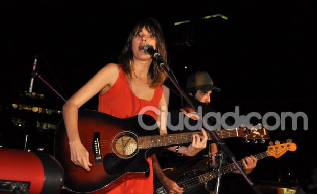 Debroah de Corral tocó con su banda en San Valentín (Foto: Jennifer Rubio).