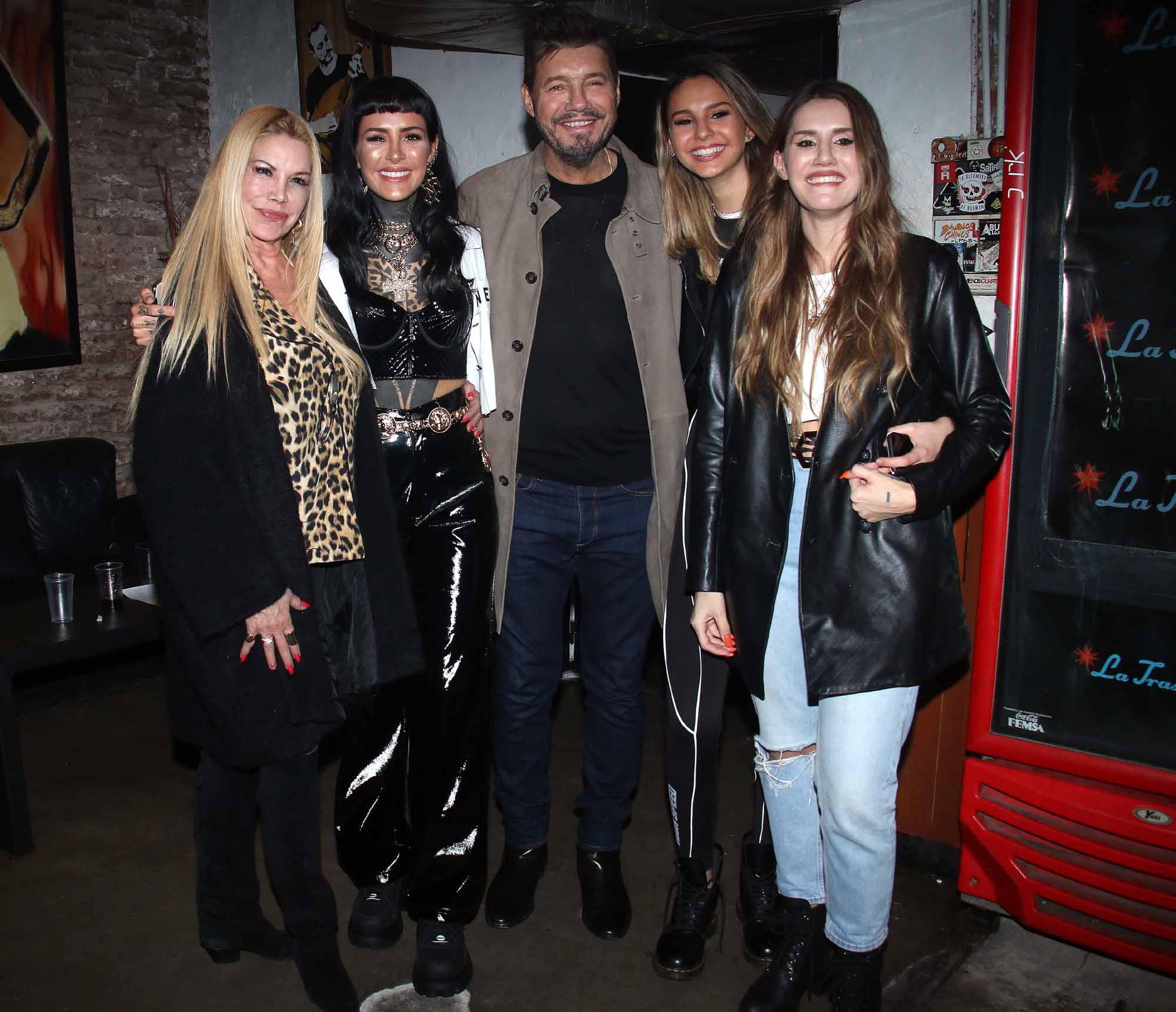 Decenas de famosos en el show de Cande Tinelli: el apoyo de su familia y sus amigos celebrities. (Foto: Movilpress)