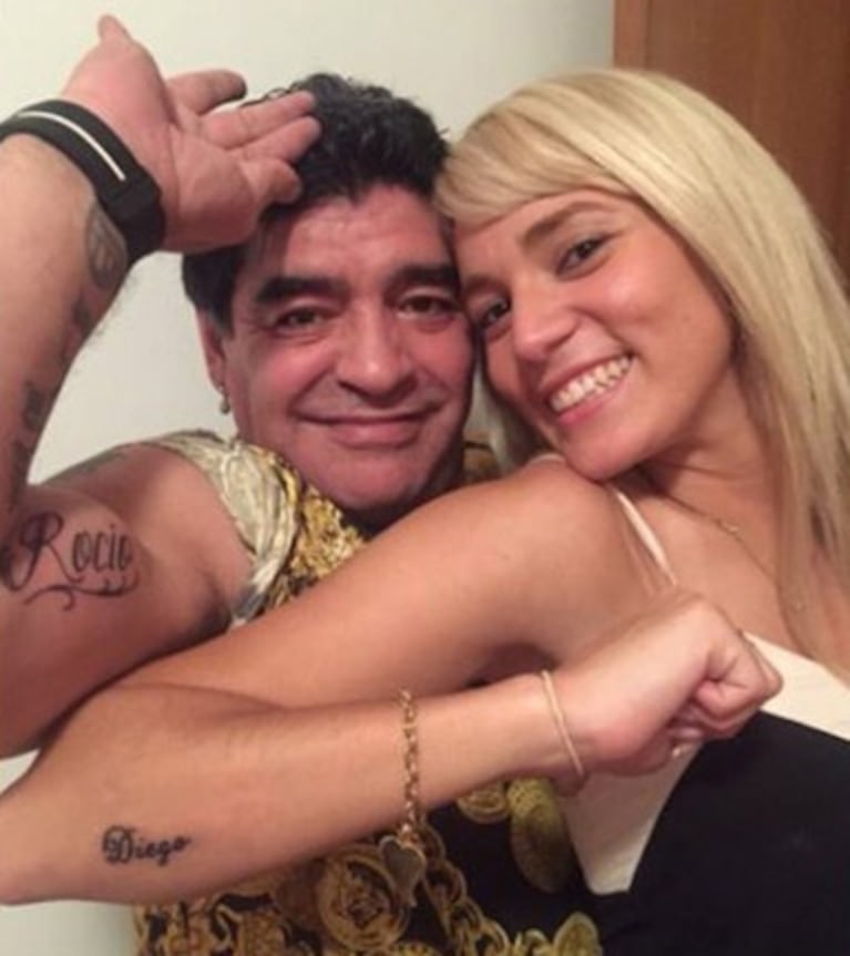 Diego Maradona se tapará el tatuaje dedicado a Rocío Oliva en su biceps con los rostros de Perón y Evita