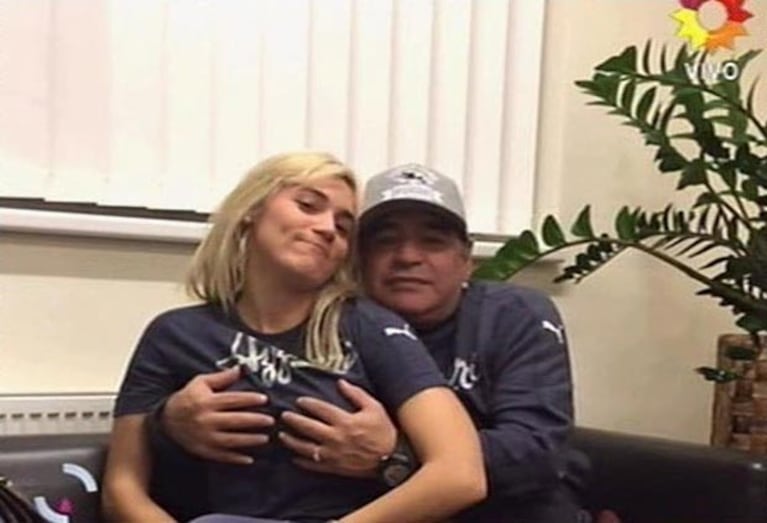 Diego Maradona y su foto más hot con Rocío Oliva. (Foto: El Diario de Mariana)