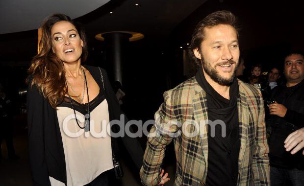 Diego Torres y Débora Bello, enamorados en el estreno (Foto: Jennifer Rubio). 