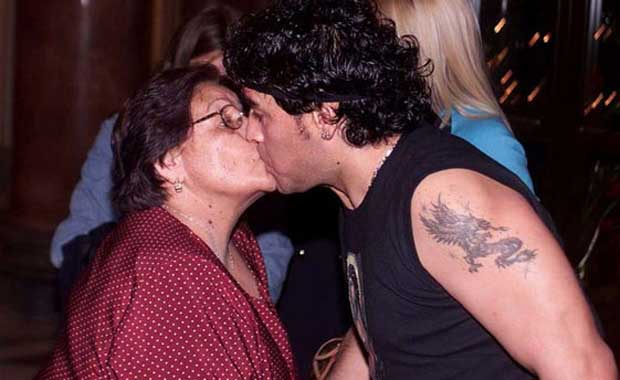 Doña Tota y Diego Maradona. (Foto: Web)